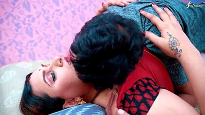 Минет и оральный секс - индийский минет и сперма в видео актрисы Болливуда